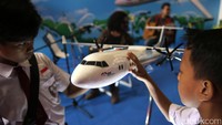 Produsen pesawat R80 adalah PT Regio Aviasi Industri (RAI). PT RAI merupakan perusahaan yang didirikan mantan Presiden BJ Habibie bersama putranya, Ilham Habibie.