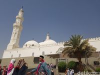 Jemaah Indonesia Terpesona Masjid Pertama yang Dibangun Rasulullah