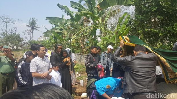 Ramiza dimakamkan di TPU setempat/