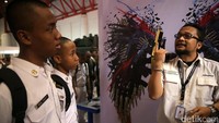 Berkraf Habibie Festival 2017 juga menyuguhkan berbagai aktivitas yang sangat berfaedah seperti workshop, talkshow, aktivitas seni untuk anak, dan yang lain-lainnya.