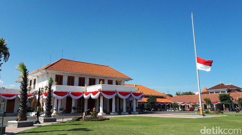Gubernur Jatim Undang Bupati dan DPRD Jember Bahas Persoalan APBD Gubernur Jatim Undang Bupati dan DPRD Jember Bahas Persoalan APBD