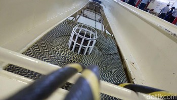 Kabel optik ini rencananya mau digelar di bawah laut agar bisa menghubungkan antardaerah. Foto: Agus Tri Haryanto/detikINET