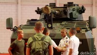 Panser Pindad juga ikut dipamerkan dalam acara festival yang baru dua kali digelar ini yakni Panser Badak dengan canon 99 mm, serta kendaraan lapis baja ringan jenis komodo.