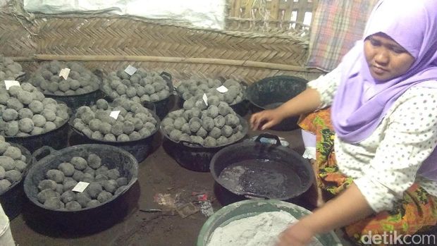 Pengusaha telur asin di Aceh keluhkan garam mahal dan langka