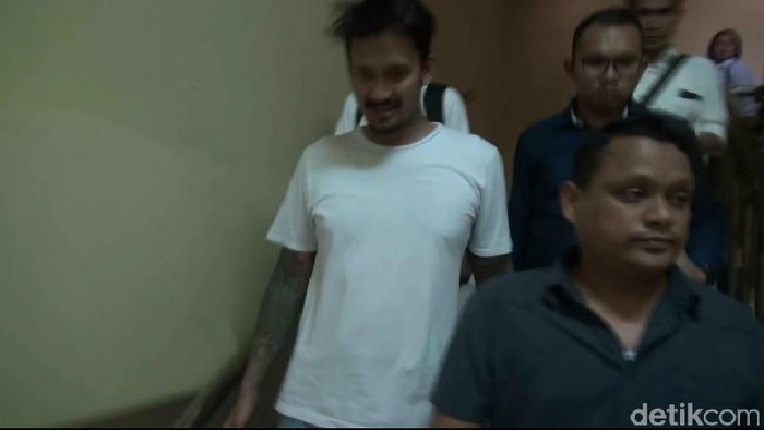 Pengacara Beberkan Sakit Saraf yang Diderita Tora