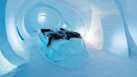 Hotel ini selimut yang tebal kok. Jadi jangan khawatir akan kedinginan (ICEHOTEL/Facebook)