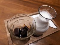 Doppio Coffee: Enaknya Menghirup Doppio Cube Beraroma Karamel Sambil Ngemil Risoles
