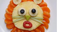 Fruit Animals tentu saja terlihat sangat menggemasakan. Hidangan ini dibuat dari beberapa irisan buah dan ditata menyerupai hewan.