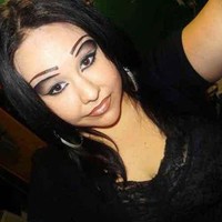 Entah ingin menciptakan tren alis sendiri atau memang salah bikin alis, makeup wanita ini malah jadi seperti ia memiliki dua alis. Melihatnya jadi kocak. Foto: ist