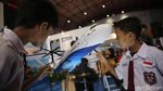 Foto: Melihat Miniatur Pesawat R 80 Karya Habibie