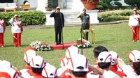 SEA Games XXIX diikuti 870 orang, yang terdiri atas 533 atlet dan 170 pelatih, ditambah 55 perangkat pendukung. Ada pula 122 peserta mandiri. Kontingen akan diberangkatkan dalam 15 kloter. Pool/INASGOC.