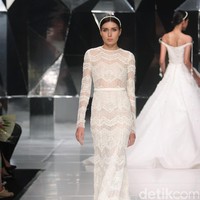 Koleksi terbaru Hian Tjen dengan mengusung tema A Fine Romance Bertempat di Ballroom Grand Hyatt hotel, Jakarta. [Foto: Mohammad Abduh/Wolipop]