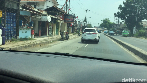 Toyota RAV4 Jalan-jalan di Bogor