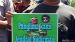 Patung Dewa di Kelenteng Tuban yang Dirundung Masalah