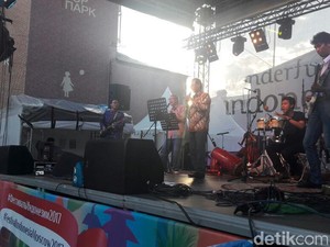 Ketika Dubes RI untuk Moskow Jadi Vokalis Band Koes-Mos