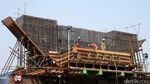 Foto: Pemasangan Box Girder LRT Velodrome-Kelapa Gading