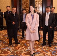 Ia pernah menjadi brand ambassador produk susu formula bayi. Kekayaannyapun melesat dan kemudia ia memutuskan untuk membeli saham perusahaan susu formula tersebut sebesar 17 persen. Foto: Dok. Instagram