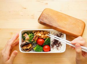 Bawa Bekal Makan Siang? Ini 7 Ide Menu Enak untuk Bekal