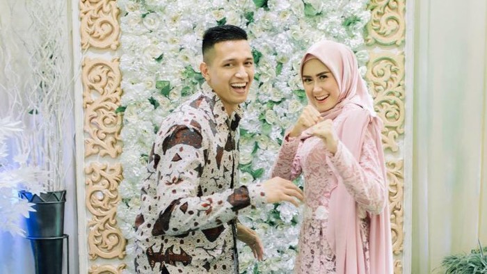 Babak Baru Asmara Galank Gunawan dan Juara Hijab Hunt 2017 Lia Karina
