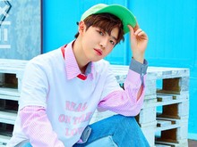 Kim Jae Hwan Lanjut Bareng WAKEONE dan Umumkan Wamil