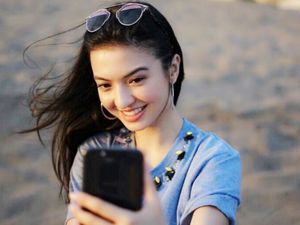 Bos Baru AirAsia Raline Shah Cantik Banget