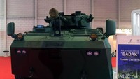 Panser Badak merupakan jenis panser canon kaliber 90 mm hasil kerja sama dengan perusahaan Belgia, CMI Defence.
