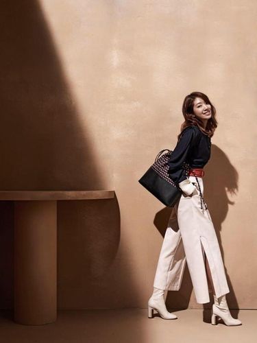 Foto 7 Gaya Selebriti Korea Yang Bisa Kamu Tiru Untuk Pergi Ke Kampus