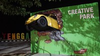 detikTravel berkesempatan napak tilas Jembatan Kukar beberapa waktu lalu saat malam hari. Bangunan di atas Sungai Mahakam ini begitu menonjol di Kota Tenggarong (Masaul/detikTravel)