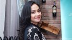 Senyum Manis Syifa Hadju