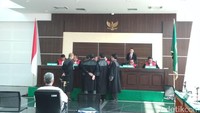 Secara tegas berdasarkan diskusi, kami sangat keberatan Ahok tidak dihadirkan dan hanya dibacakan (BAP), ucap salah satu pengacara Buni Yani, Irfan Iskandar. Foto: Dony Indra/detikcom