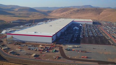 Melihat Pabrik Baterai Tesla yang Super Besar