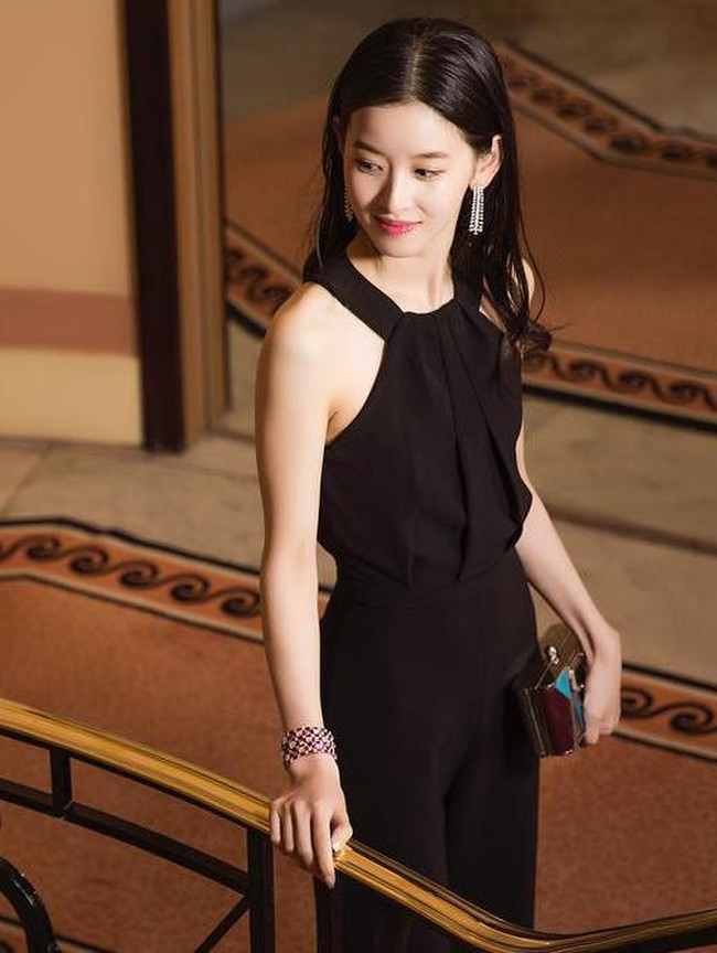 Pada 2014, perempuan lulusan Tsinghua University ini bergabung dalam divisi marketing di perusahaan teknlogi ternama, Microsoft. Foto: Dok. Instagram