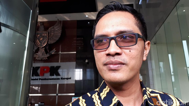 KPK Periksa GM Indonesia Power Terkait Kasus Suap Dirjen Hubla KPK Periksa GM Indonesia Power Terkait Kasus Suap Dirjen Hubla