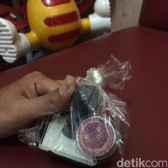 Polda Jabar Gerebek Gudang Dokumen Palsu di Jakarta Polda Jabar Gerebek Gudang Dokumen Palsu di Jakarta