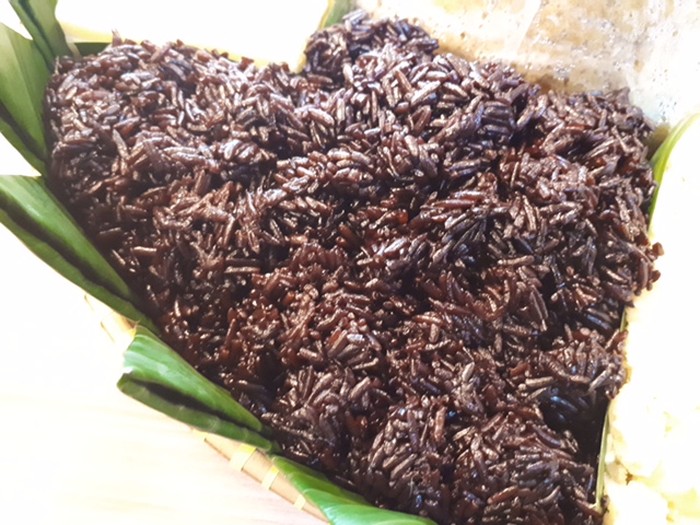 Jajanan Pasar Warna Hitam