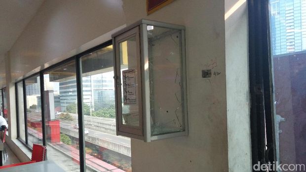 Kepulan Asap Hilang, Situasi Foodcourt Mal Ambasador Kembali Normal