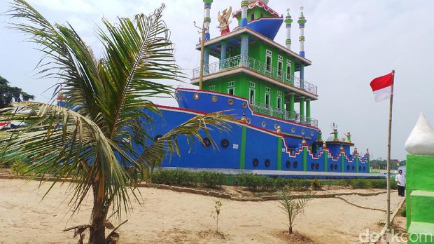 Dana pembangunan masjid disisihkan dari uang para santri (Bahtiar/detikTravel)
