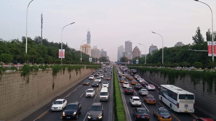 China Batasi Produksi Mobil-mobil Berpolusi Tinggi