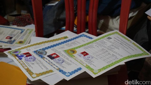 Polisi Gerebek Rumah Percetakan Sertifikat Palsu di Tambora (Arief-detikcom)