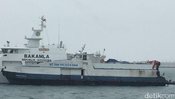 Bakamla Tangkap 2 Kapal Bermuatan Elektronik dan Onderdil Ilegal