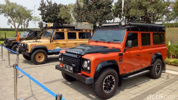 Jaguar Land  Rover  Pamer Mobil  Klasik  di BSD