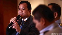 Sampai saat ini pengawasan di setiap jalur legal kita maksimalkan. Kemari yang kita pulangkan memang tidak semuanya menunjukkan paspor sehingga kita berkoordinasi dengan negara perwakilan untuk menerbitkan surat laksana paspor sehingga mereka bisa dipulangkan ke negara asalnya untuk diproses hukum, tutup Ronny.