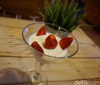 Panacotta dengan rasa vanilla yang creamy.