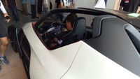 Bentuk mobil yang mengerucut, dengan dua kursi, serta model yang ramping membuat mobil konsep ini terlihat sporty. Mobil ini masih menjadi mobil konsep Nissan. Foto: Khairul Imam Ghozali