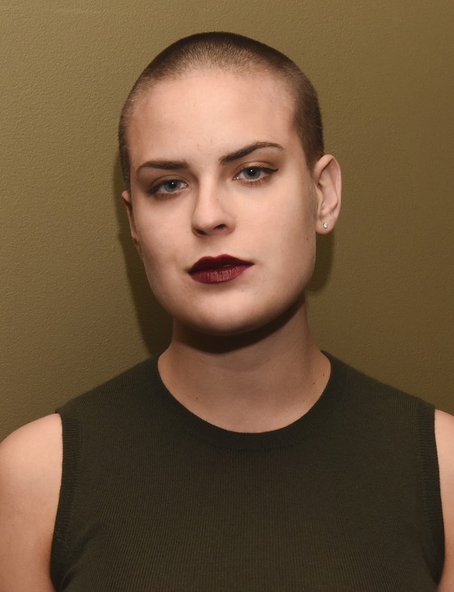 Tallulah Willis cukur rambut pada 2014 setelah menjalani rehabilitasi. Ini penampilan Tallulah bergaya gothic nan seksi. Foto: Getty Images
