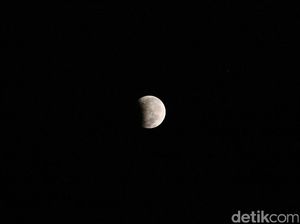 Keindahan Gerhana Bulan Parsial Hiasi Instagram