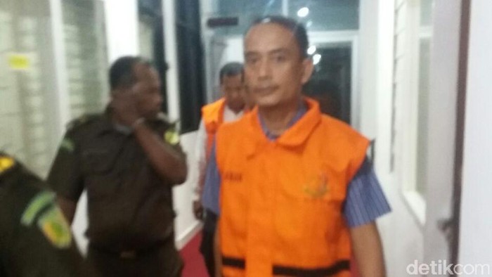 Kejati Riau Tahan 3 Tersangka Korupsi APBD Rohil