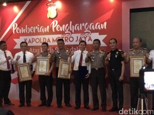 Ikut Ungkap 1 Ton Sabu, 132 Polisi dan Bea-Cukai Diberi Penghargaan