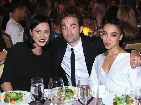 Robert Pattinson Batal Kawin karena Selingkuh dengan Katy Perry?
