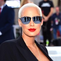  Amber Rose pernah mencoba threesome dengan seorang pria dan seorang wanita. Tapi rupanya dia tidak menyukai aktivitas seks seperti itu. Saat threesome aku tidak merasakan adanya gairah, ucapnya. Foto: Getty Images